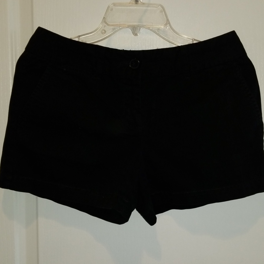 ⛱⛱Ann Taylor Loft Blsck shorts size 2⛱⛱